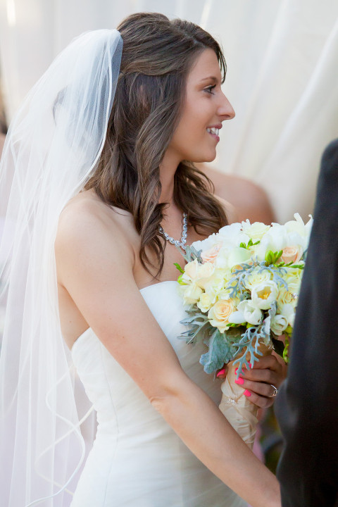 bride-hand-flower-WBB